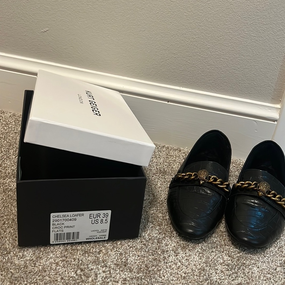 Almost new wear it once. Leather loafers with fur inside